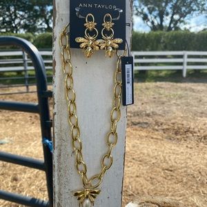 Ann Taylor costume jewelry bee necklace and earrings set